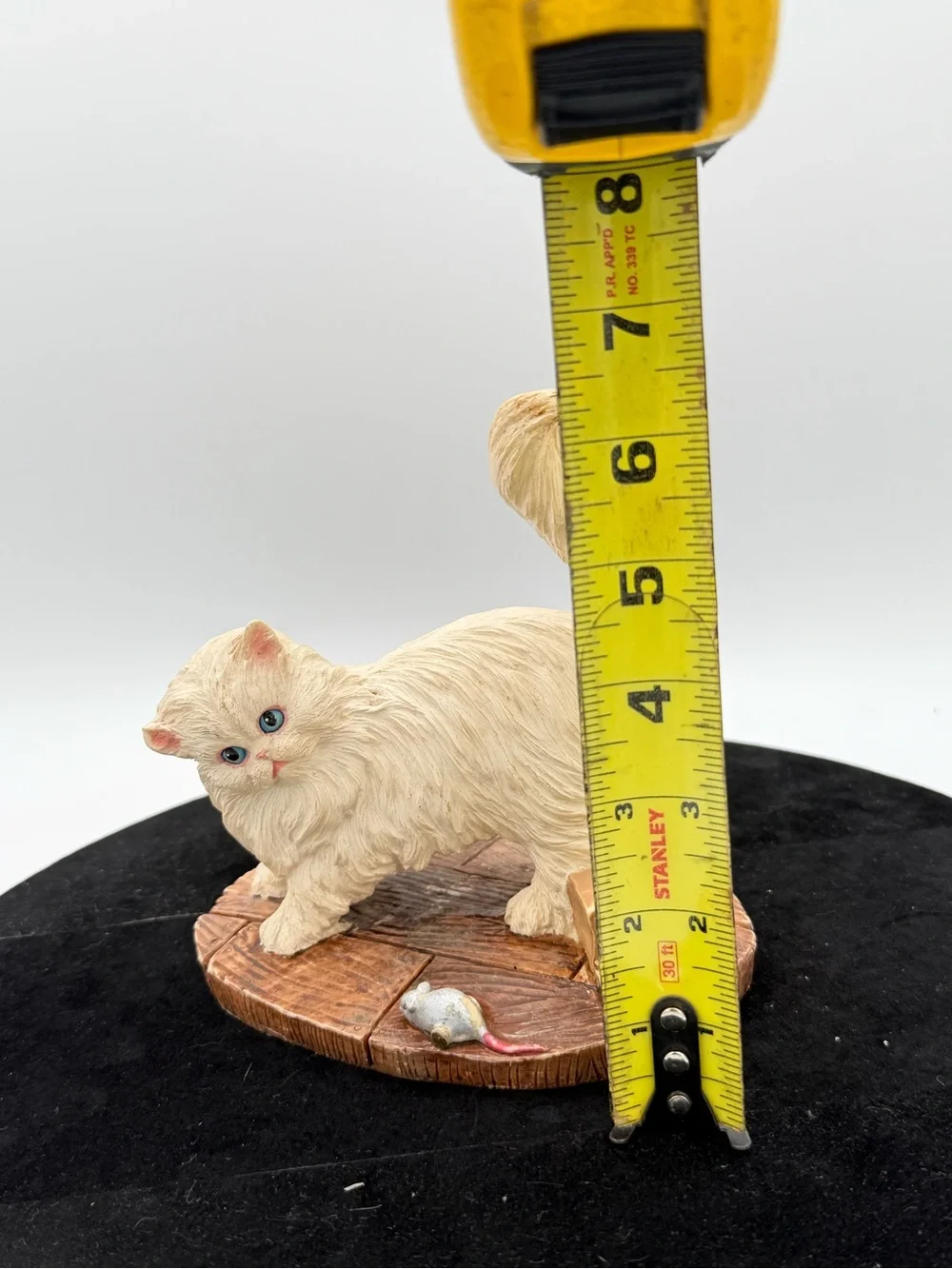 Vintage 1980s Persian Kitten Cat Figurine w Mouse Resin Shelf Decor 6.5”